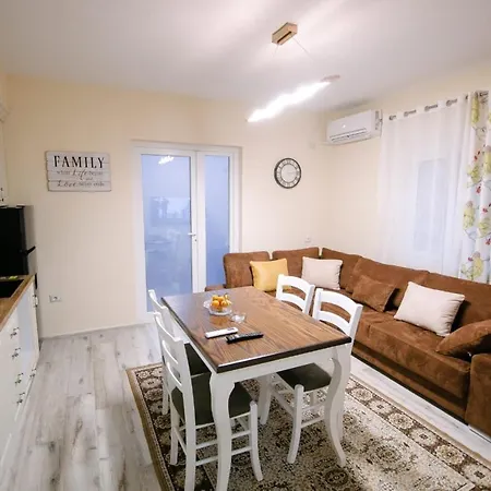 Luxury & Apartment *