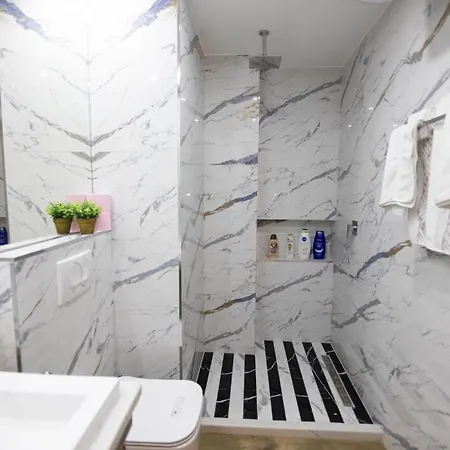 Luxury & Apartment