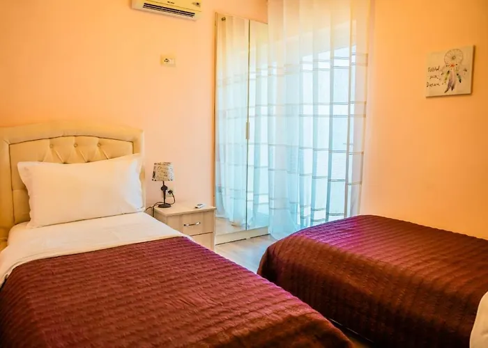 Luxury & * Korça